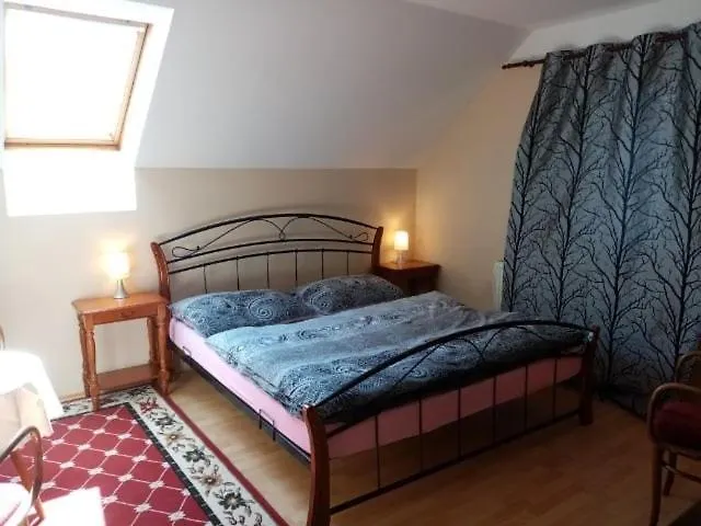 Podskalska Apartment *